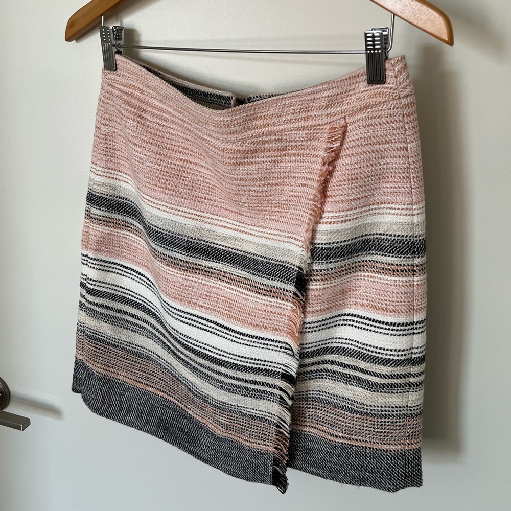 Loft Skirt - Picture 2 of 8